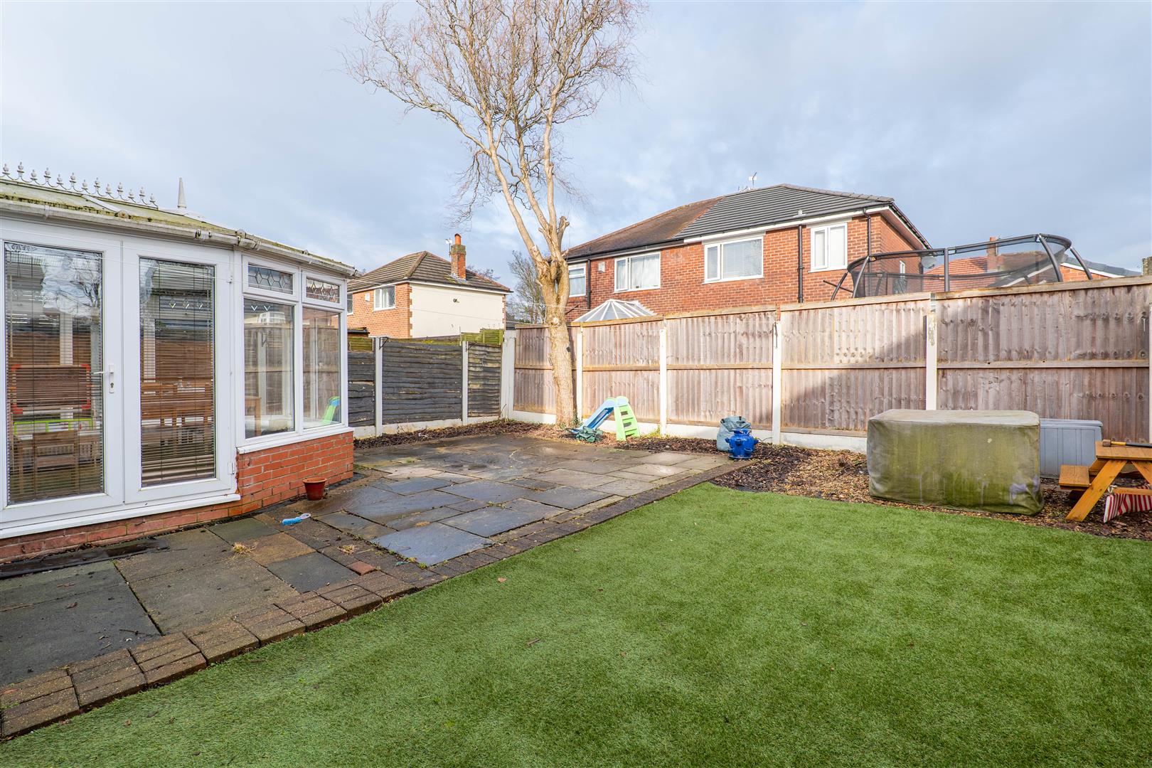 3 bed property in Sion Close, Preston
